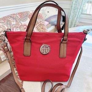 Tommy Hilfiger Women's Small Tote Handbag /Crossbody Bag/NWT